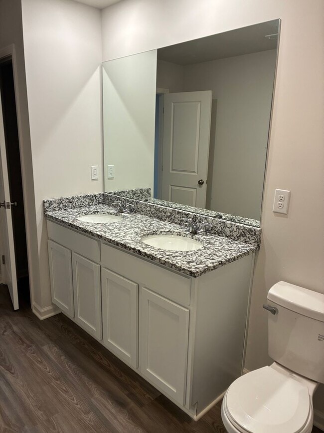 Building Photo - 105 S Osprey Ct