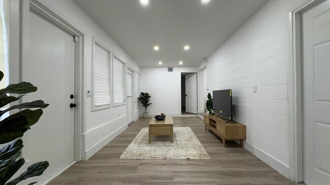 Building Photo - 22011 Catherine Ave