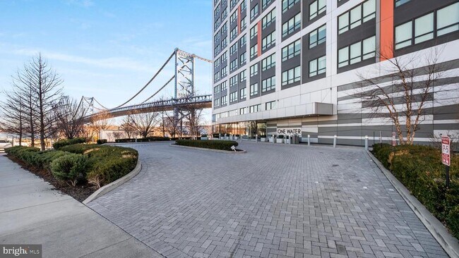 Building Photo - 235 N Christopher Columbus Blvd