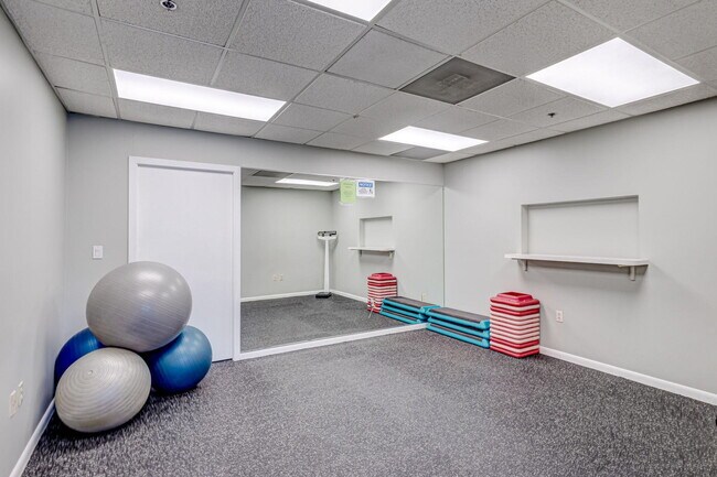 Building Photo - 1891 Oak Berry Cir