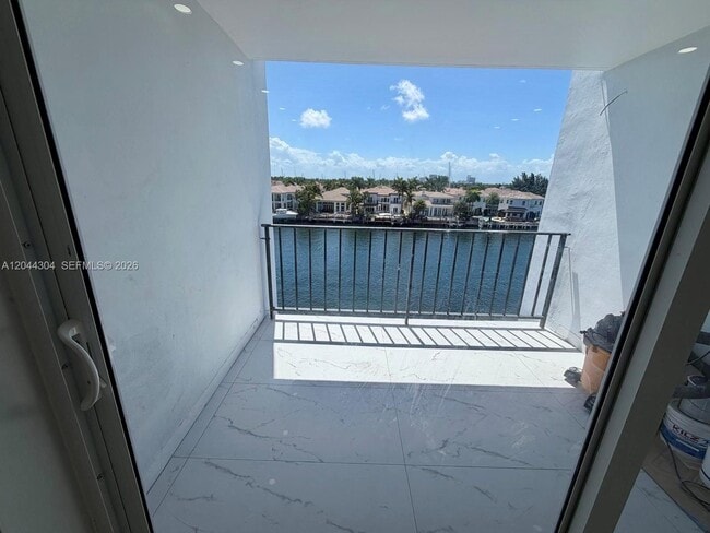 Building Photo - 1400 S Ocean Dr