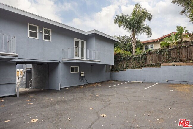 Building Photo - 161 W Channel Rd