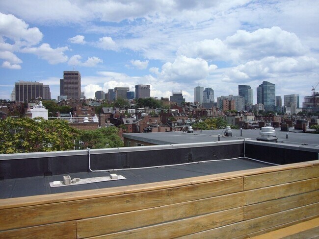 Building Photo - 145 Pinckney St