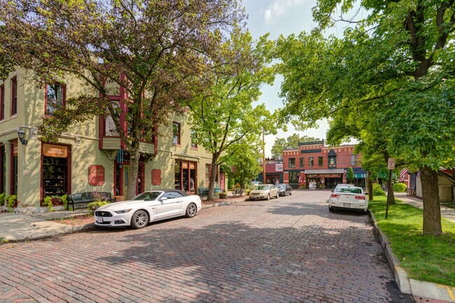 Building Photo - Unique 2 Bedroom in German Village