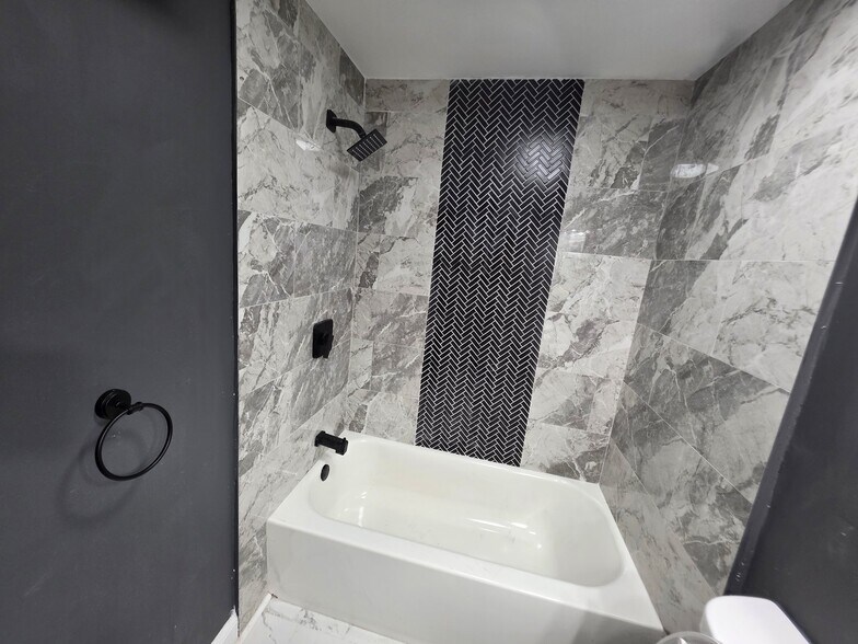 Building Photo - 4317 Elizabeth St