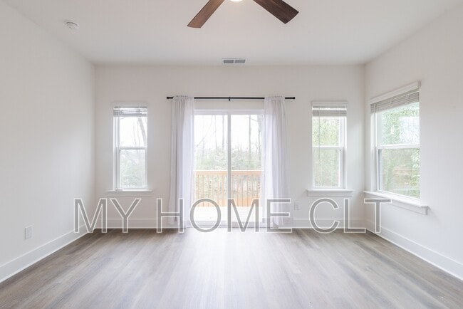 Building Photo - 2617 Dr Carver Rd