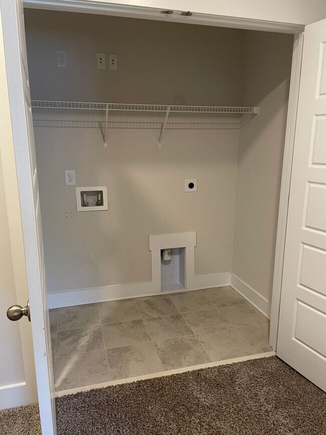 Building Photo - 3 Bedroom 2.5 Bathrooms In Greer Echo Ridg...