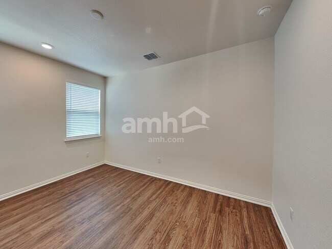 Building Photo - 2715 Spencebrook