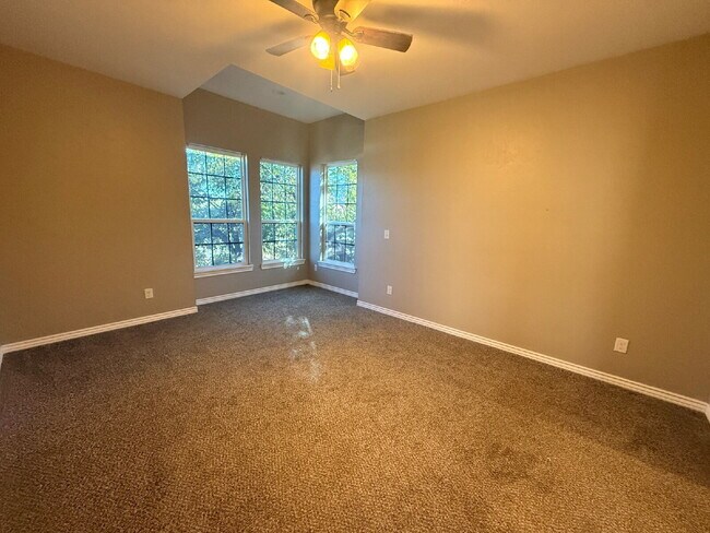 Building Photo - Townhome in Gatewood