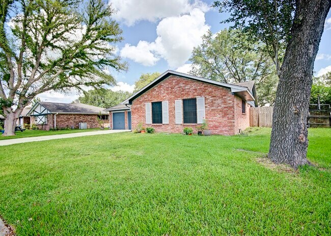 Building Photo - 609 Mary Ann Dr