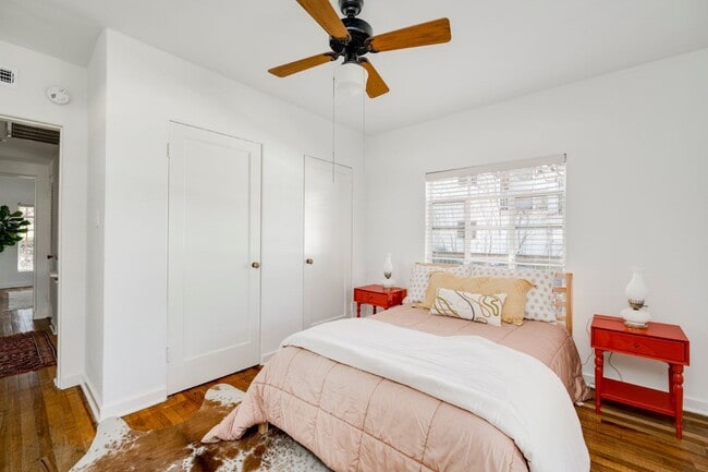 Building Photo - J07