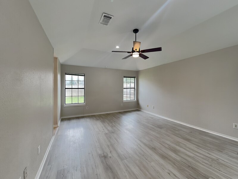 Building Photo - 4912 Barberry Dr