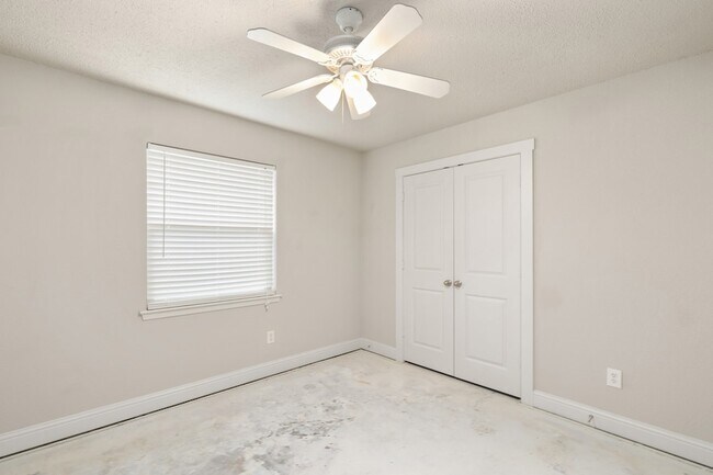 Building Photo - 6728 Fair Meadows Dr