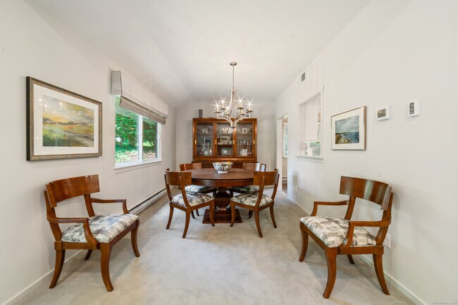 Building Photo - 595 Heritage Vlg