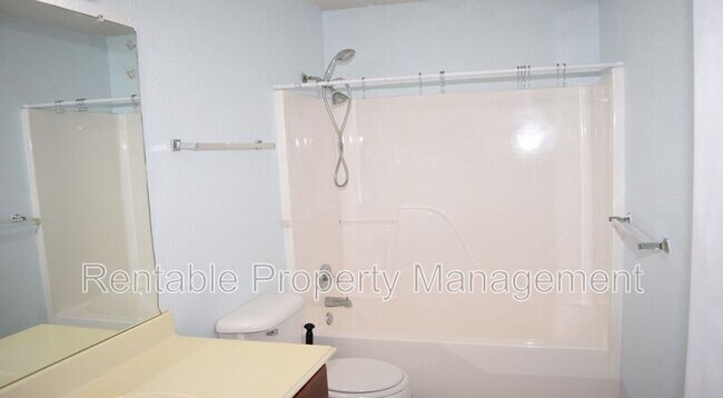 Building Photo - 2124 Rolling Creek Run