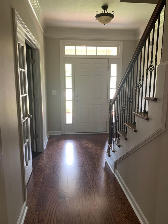 Building Photo - 5140 Wells Dr