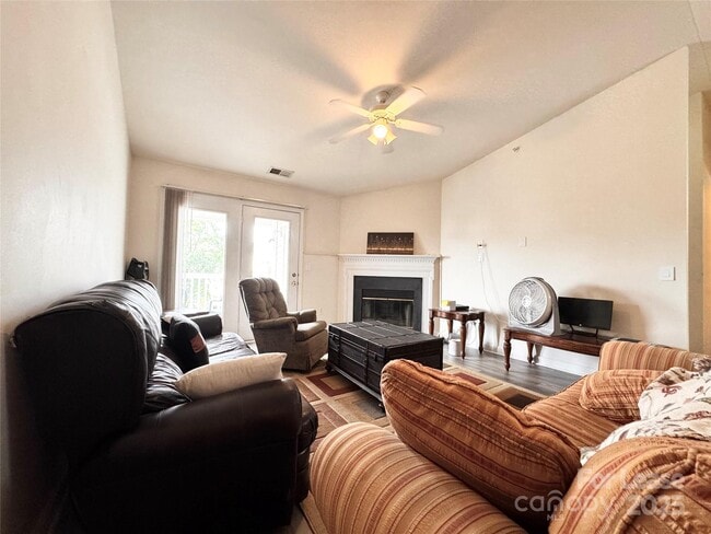 Building Photo - 10626 Hill Point Ct