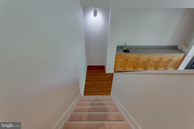 Building Photo - 11121 Watermans Dr