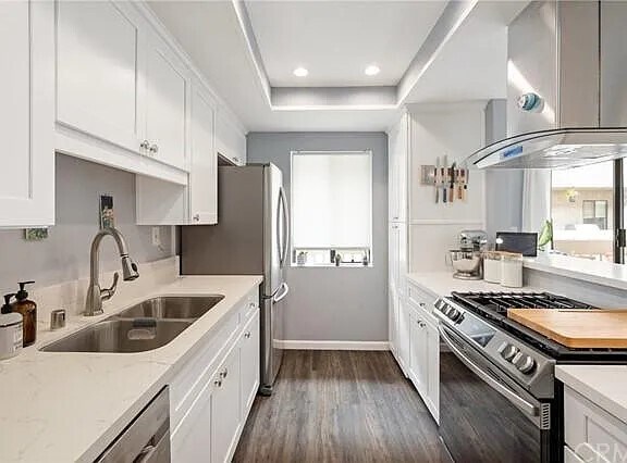 Kitchen - 515 Meyer Ln