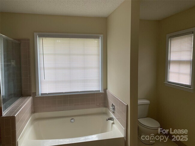 Building Photo - 4319 Wynborough Ln