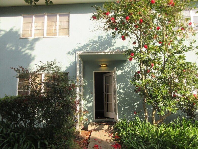 Front Door - 5271 Village Grn