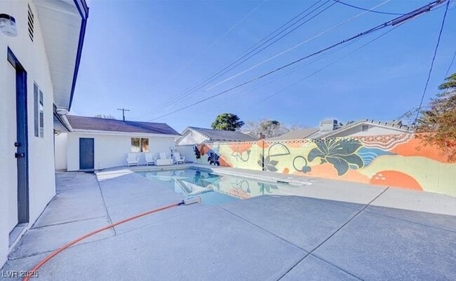 Building Photo - 1821 E Oakey Blvd