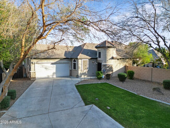 Building Photo - 17239 W Ironwood St