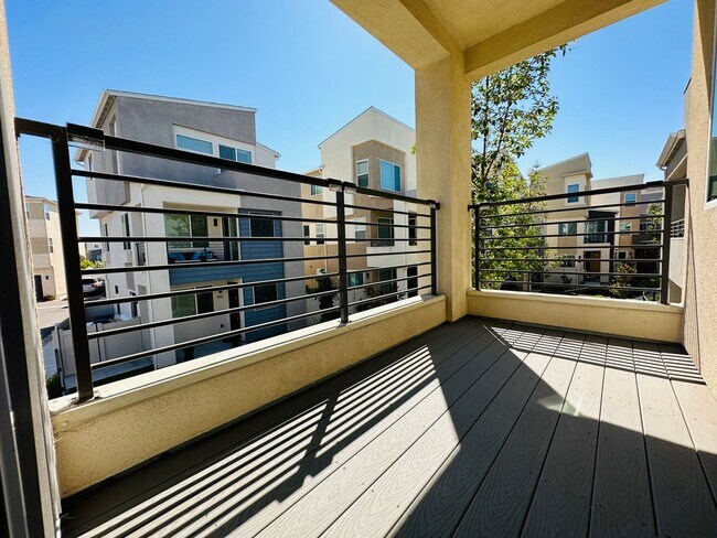Building Photo - 1835 Vesta Dr