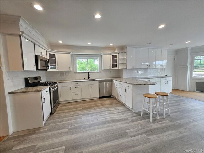 Primary Photo - 355 Hicksville Rd