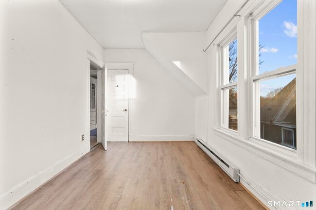 Building Photo - 77 Wall St