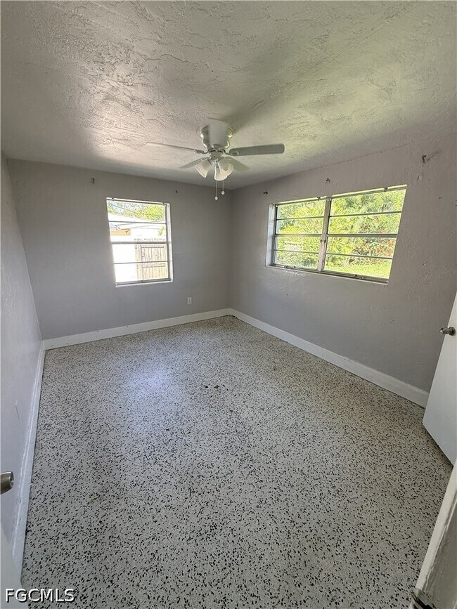 Building Photo - 3955 Seminole Ave