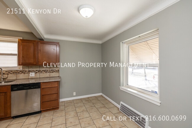 Building Photo - 21511 Kenyon Dr