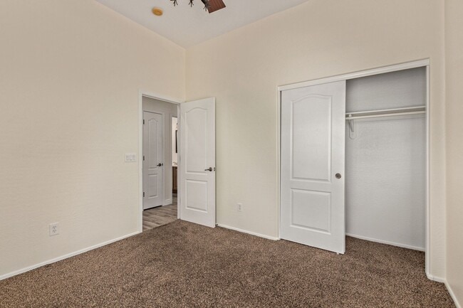 Building Photo - 3 Bedroom with Den in Chandler