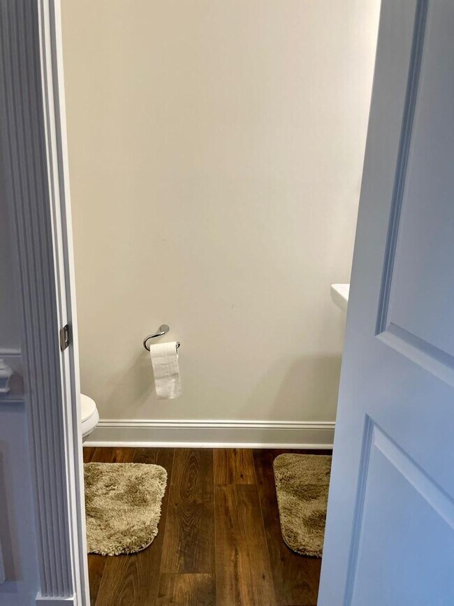 Building Photo - 10359 Paper Birch Dr