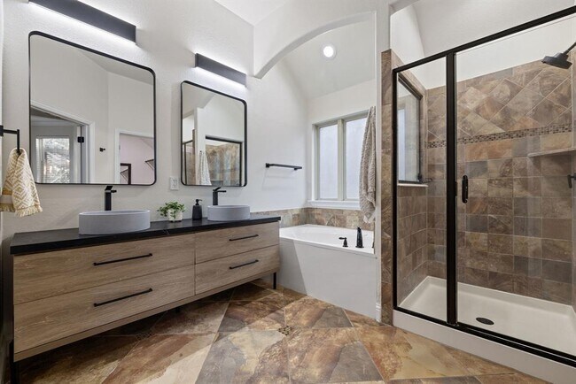 Building Photo - 100 Crystal Cove