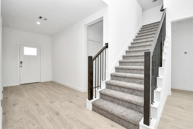 Building Photo - 3843 Pierce Pl Ln