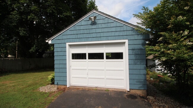 Building Photo - 33 Ridgefield St