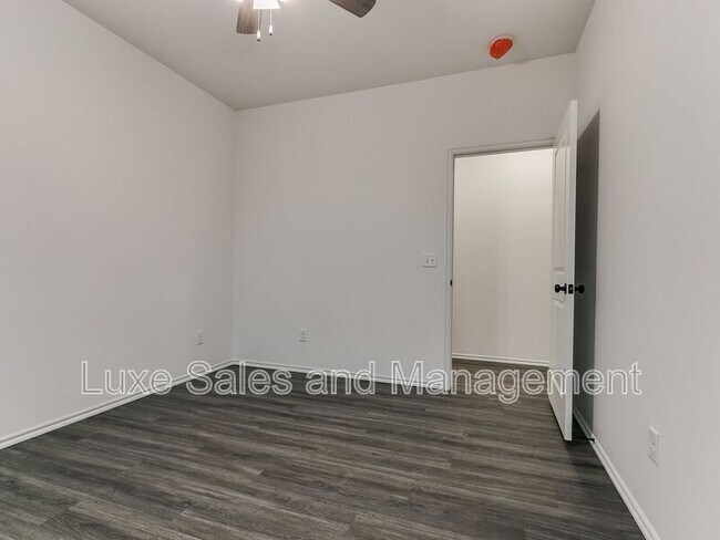 Building Photo - 8012 NW 110th Dr
