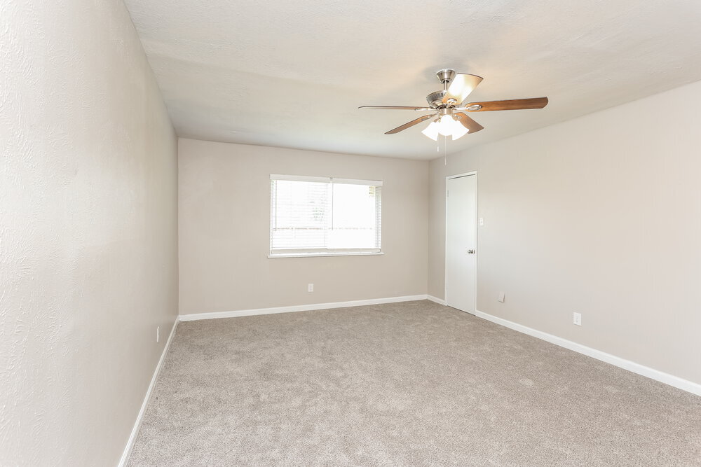 Building Photo - 8714 Miami Dr
