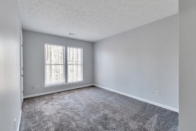 Building Photo - 4641 Hampton Chase