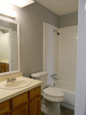 Building Photo - 2040 Minnie Dr