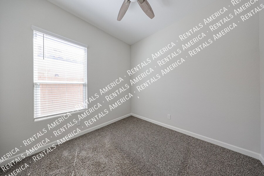 Building Photo - 2131 East Charlotte Dr