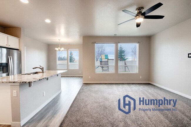 Building Photo - Beautiful home in South East Boise