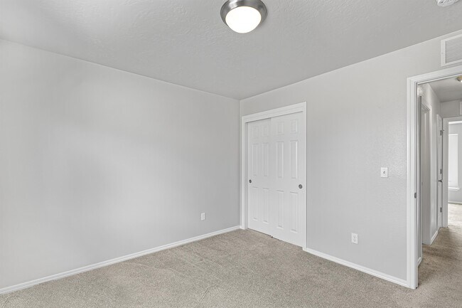 Building Photo - 6518 E Fairmount St