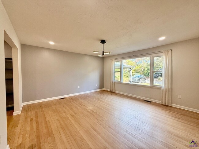 Building Photo - 519 Arrowhead Trl