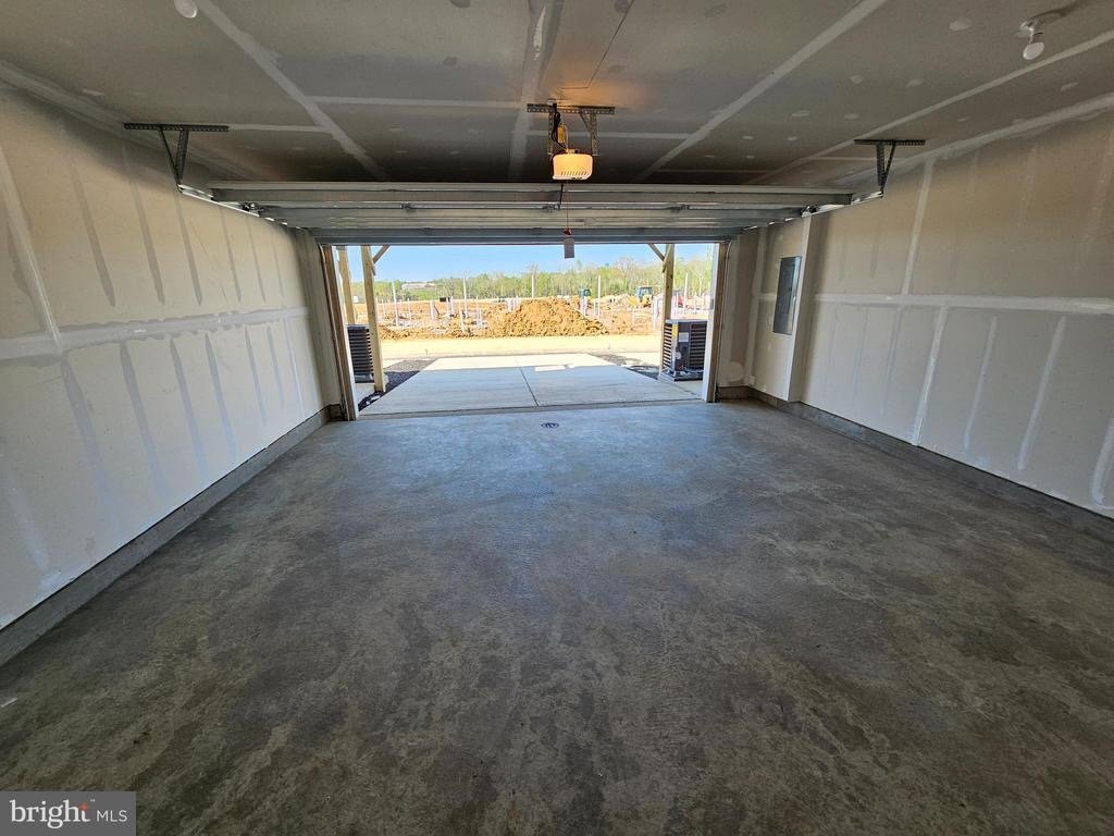 Building Photo - 4523 Briarhaven Dr