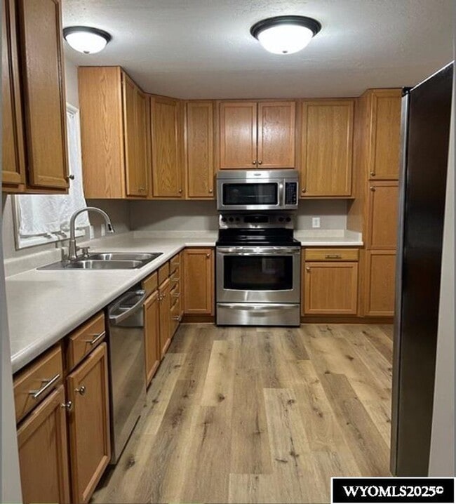 Building Photo - Freshly Remodeled Two Bedroom Home