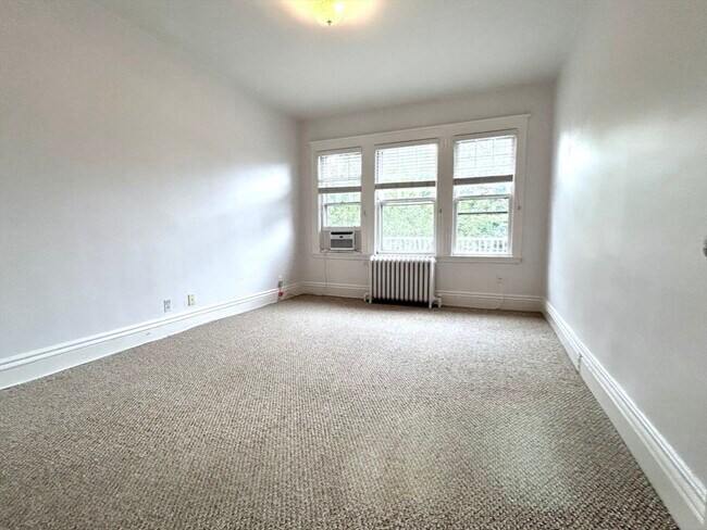 Building Photo - 82 Stearns Rd