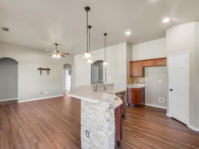 Building Photo - 5015 Spruce St