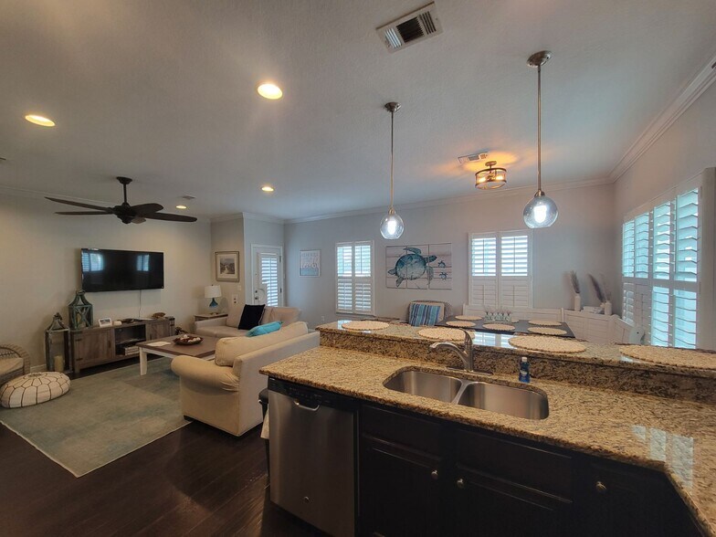 Building Photo - 129 Grayling Way